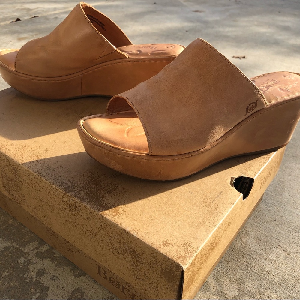 Leather wedge sandals
